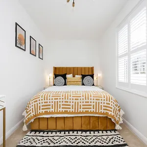 Stunning Modern Space In & Free Parking , Brighton United Kingdom