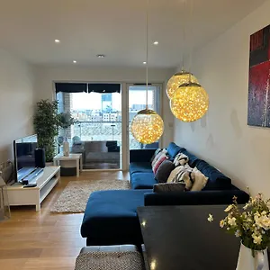 Luxury 3 Bedroom Flat In Stratford, , London United Kingdom