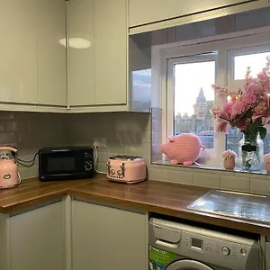 New Free Parking Sleeps 6 , Brighton United Kingdom